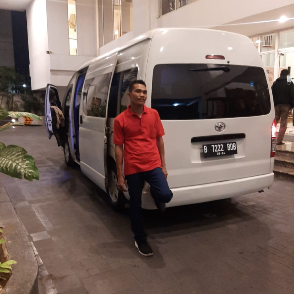 Sewa Hiace Cengkareng Murah