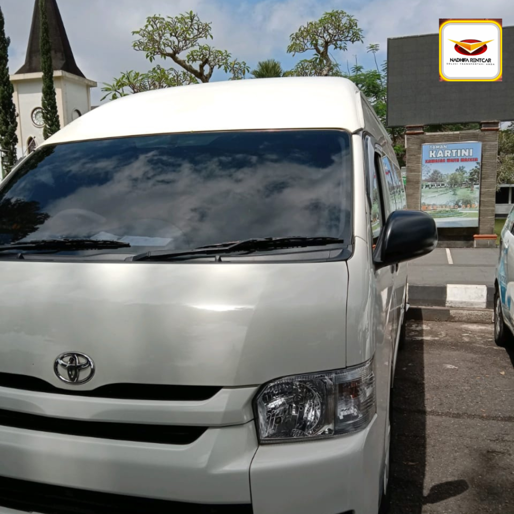 Sewa Hiace di Kebayoran Baru